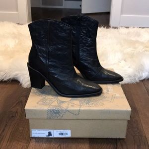 Brand New in box Free People Barclay Boot sz 39